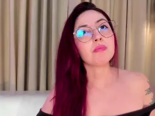 EmilyWatsonn's Live Sex Cam Show