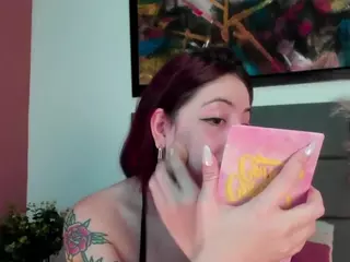 EmilyWatsonn's Live Sex Cam Show