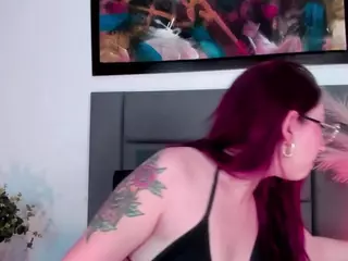 EmilyWatsonn's Live Sex Cam Show