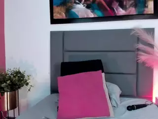 EmilyWatsonn's Live Sex Cam Show