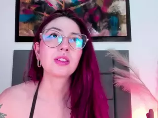 EmilyWatsonn's Live Sex Cam Show
