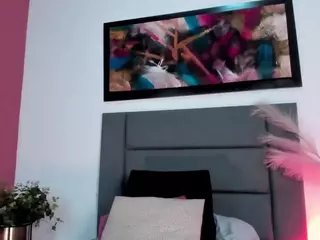 EmilyWatsonn's Live Sex Cam Show