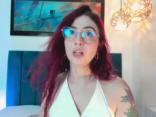 EmilyWatsonn's Live Sex Cam Show