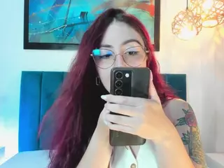 EmilyWatsonn's Live Sex Cam Show