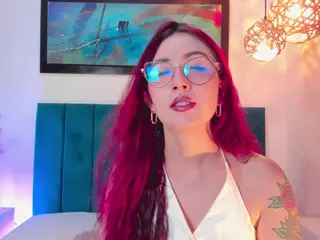 EmilyWatsonn's Live Sex Cam Show
