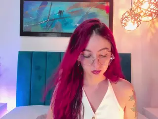 EmilyWatsonn's Live Sex Cam Show