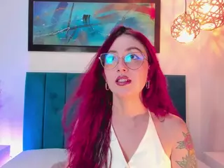 EmilyWatsonn's Live Sex Cam Show