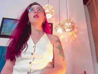EmilyWatsonn's Live Sex Cam Show