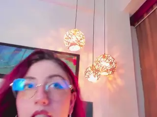 EmilyWatsonn's Live Sex Cam Show
