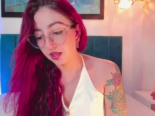 EmilyWatsonn's Live Sex Cam Show