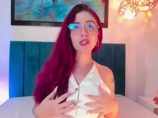 EmilyWatsonn's Live Sex Cam Show