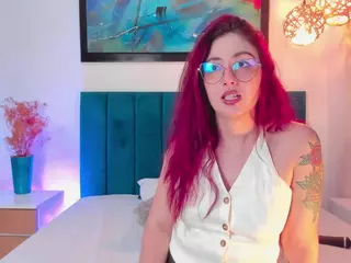 EmilyWatsonn's Live Sex Cam Show