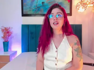 EmilyWatsonn's Live Sex Cam Show