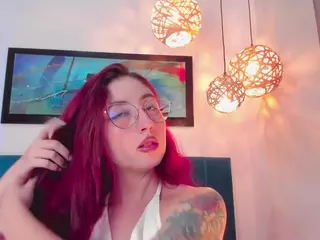 EmilyWatsonn's Live Sex Cam Show