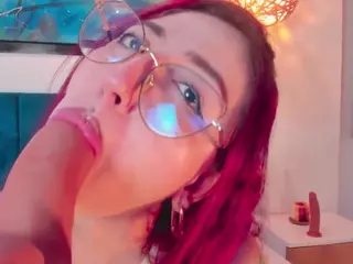 EmilyWatsonn's Live Sex Cam Show