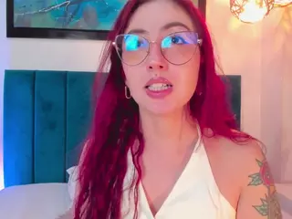 EmilyWatsonn's Live Sex Cam Show