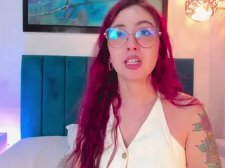 EmilyWatsonn's Live Sex Cam Show