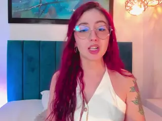 EmilyWatsonn's Live Sex Cam Show