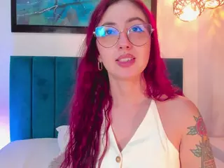 EmilyWatsonn's Live Sex Cam Show