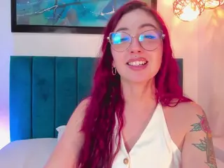 EmilyWatsonn's Live Sex Cam Show