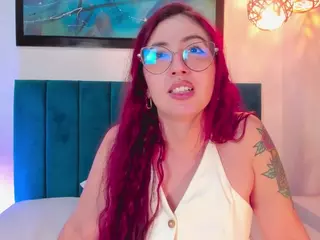 EmilyWatsonn's Live Sex Cam Show