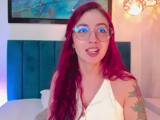 EmilyWatsonn's Live Sex Cam Show