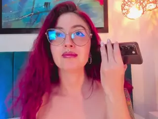 EmilyWatsonn's Live Sex Cam Show