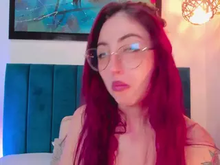 EmilyWatsonn's Live Sex Cam Show