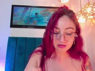 EmilyWatsonn's Live Sex Cam Show