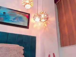 EmilyWatsonn's Live Sex Cam Show