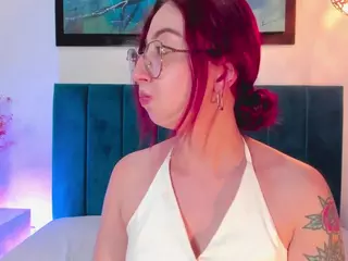 EmilyWatsonn's Live Sex Cam Show