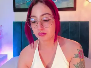 EmilyWatsonn's Live Sex Cam Show