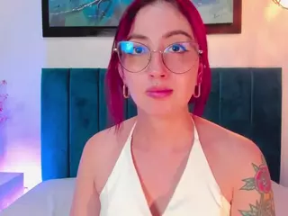 EmilyWatsonn's Live Sex Cam Show