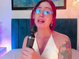 EmilyWatsonn's Live Sex Cam Show