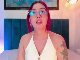 EmilyWatsonn's Live Sex Cam Show