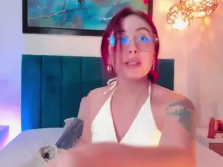EmilyWatsonn's Live Sex Cam Show