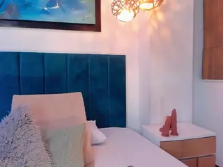 EmilyWatsonn's Live Sex Cam Show