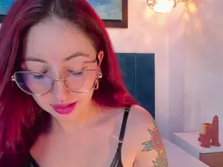EmilyWatsonn's Live Sex Cam Show