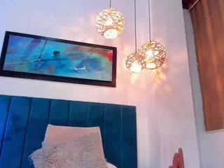 EmilyWatsonn's Live Sex Cam Show