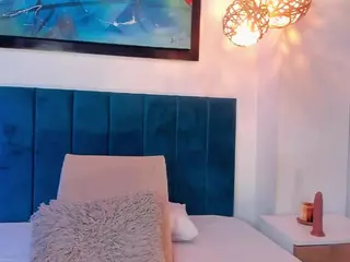 EmilyWatsonn's Live Sex Cam Show
