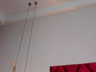 EmilyWatsonn's Live Sex Cam Show