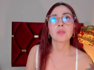 EmilyWatsonn's Live Sex Cam Show