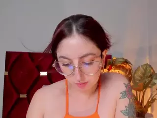 EmilyWatsonn's Live Sex Cam Show