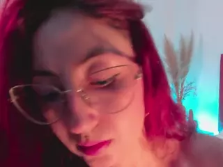EmilyWatsonn's Live Sex Cam Show