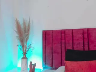 EmilyWatsonn's Live Sex Cam Show
