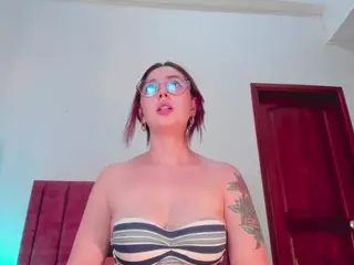 EmilyWatsonn's Live Sex Cam Show