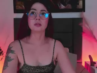 EmilyWatsonn's Live Sex Cam Show