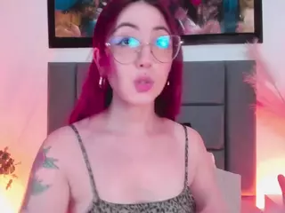 EmilyWatsonn's Live Sex Cam Show