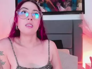 EmilyWatsonn's Live Sex Cam Show