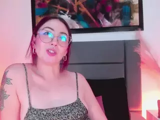 EmilyWatsonn's Live Sex Cam Show